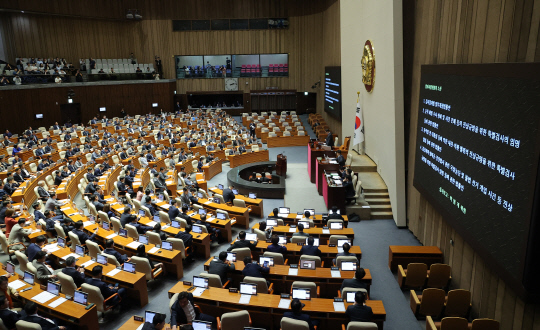 5일 국회 본회의에서 내란 특검법과 김건희 여사 특검법, 채해병 특검법 등 3대 특검법과 검사징계법이 상정되고 있다. 연합뉴스